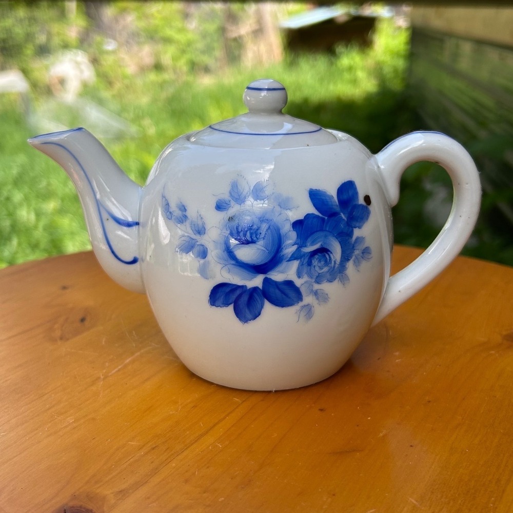 Vintage‎ Teapot Blue White Floral Occupied Japan Rose Ceramic Tea Pot Small